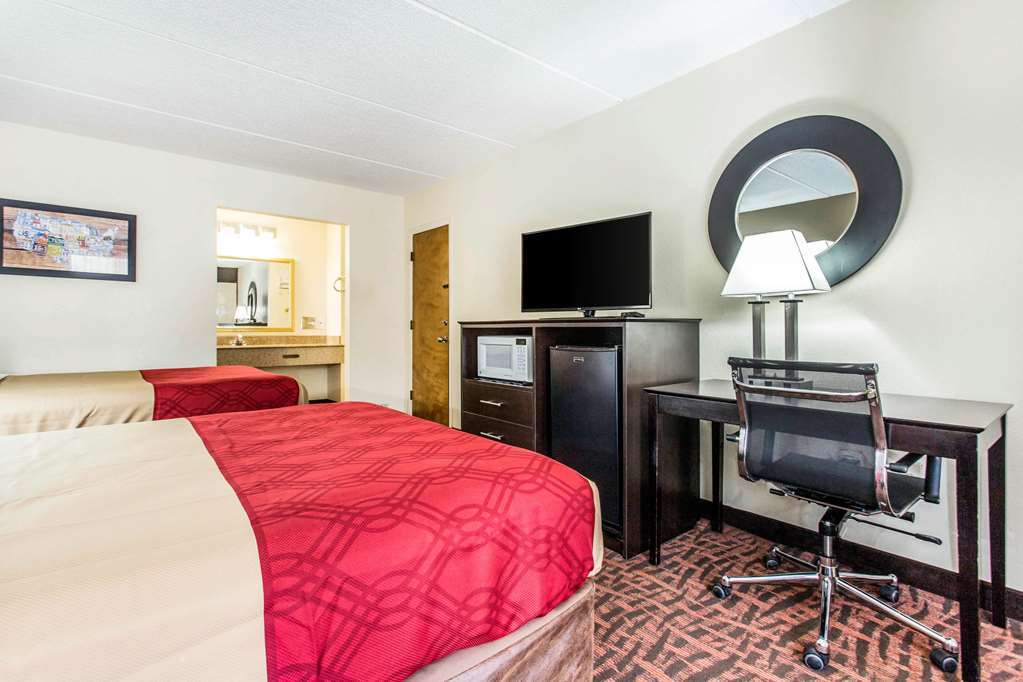 Quality Inn Asheville Airport Fletcher Room photo