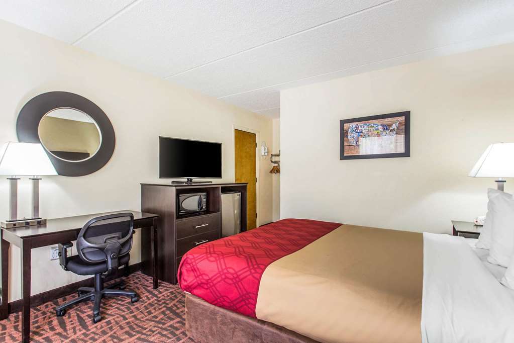 Quality Inn Asheville Airport Fletcher Room photo